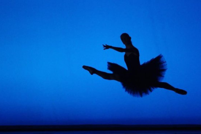 Una bailarina del Ballet de Viena, durante una representación.-HEINZ-PETER BADER (REUTERS)