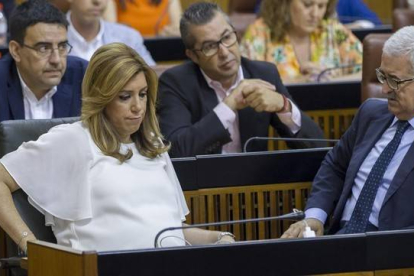 Susana Díaz, durante la tercera votación sobre la investidura en el Parlamento andaluz.-Foto: EFE / JULIO MUÑOZ