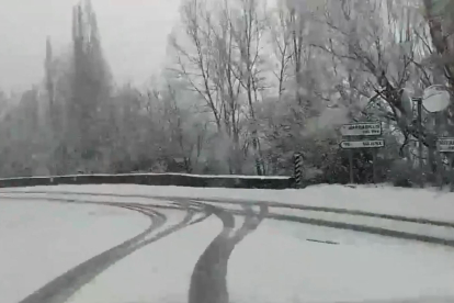 Nieve en la carretera entre Jaramillo y Vizcaínos. FUENSANTA FRAILE