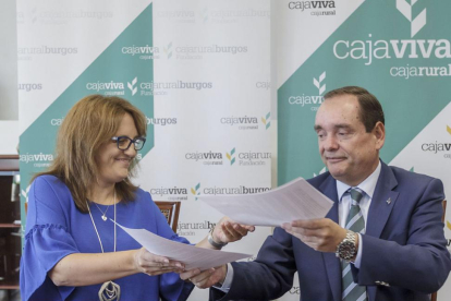 González y Sobremonte, durante la firma del convenio.-SANTI OTERO