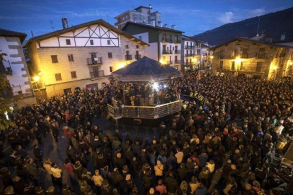 Manifestación en Alsasua en rechazo al acto de España Ciudadana.-VILLAR LÓPEZ (EFE)