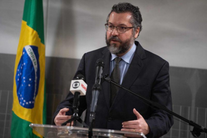 El canciller de Brasil, Ernesto Araújo, en una conferencia de prensa.-AFP