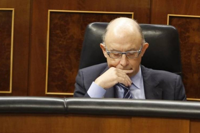 El ministro de Hacienda y Administraciones Públicas, Cristóbal Montoro, en el Congreso.-Foto: AGUSTÍN CATALÁN
