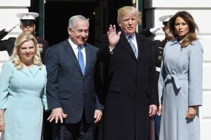 Trump y Netanyahu, con sus respectivas esposas, en marzo del 2018 en Washington.-OLIVIER DOULIERY / POOL