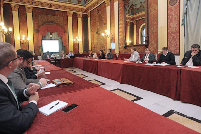 Los socios de la Asamblea General se sentaron juntos por última vez la víspera de Nochebuena de 2015.-R. OCHOA