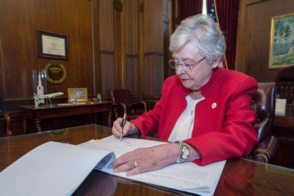 La gobernadora de Albama, EEUU, Kay Ivey.-EPA/OFICINA DEL GOBERNADOR DE AL