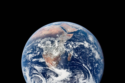 Imagen de la tierra desde el espacio exterior. IGEO