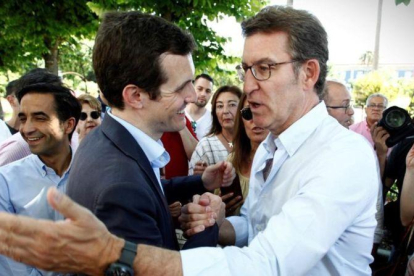 Feijóo y Casado, en el acto de campaña en A Coruña.-CABALAR (EFE)
