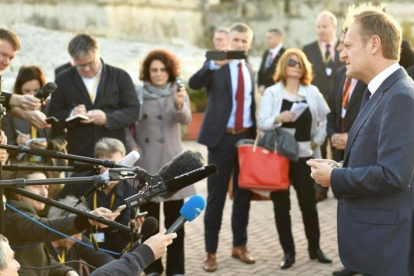 El presidente del Consejo Europeo, Donald Tusk, a su llegada a la Valeta, capital de Malta, para la reciente cumbre europea.-ANDREAS SOLARO