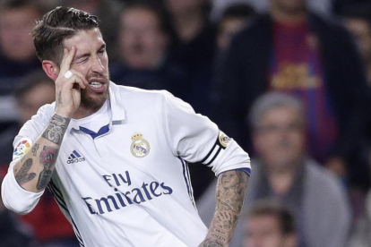 Sergio Ramos, en un partido del Madrid.-AP / MANU FERNANDEZ