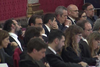 Los acusados con sus abogados en el juicio al procés en el Tribunal Supremo.-EL PERIÓDICO