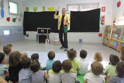 Luigi Ludus inaugura las XXII Jornadas Internacionales de Magia de Zamora con un espectáculo de magia para bebes en la Escuela Infantil Aldehuela-Ical
