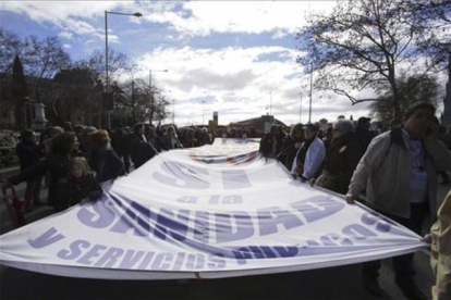 Cabecera de la vigésimo novena 'marea blanca', celebrada en Madrid, este domingo.-Foto: EFE