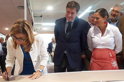 La alcaldesa de Aranda, Raquel González, durante la inauguración de Fiduero el mes pasado.-L.V.