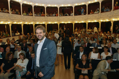 El periodista Daniel Landa ha sido el cargado de dar el pregón literario en el teatro Principal, iniciándose así las fiestas patronales de la ciudad de Palencia-Ical