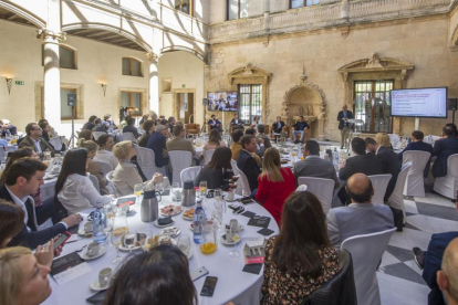 Un centenar de empresarios burgaleses acudieron a ll desayuno de trabajo del Palacio de Saldañuela.-ISRAEL L. MURILLO