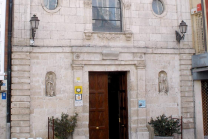La capilla de la Divina Pastora acoge desde este jueves la eucaristía más temprana de Burgos. Zarateman
