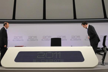 Alfredo Pérez Rubalcaba y Mariano Rajoy, en el cara a cara de las elecciones generales del 2011.-REUTERS / JUAN MEDINA REUTERS / JUAN MEDINA