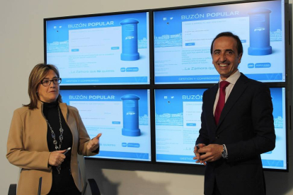 La parlamentaria nacional del PP Maite Martín, y el portavoz del partido, José Luis Prieto, presentan el Buzón Popular “La Zamora que tu quieres”-Ical