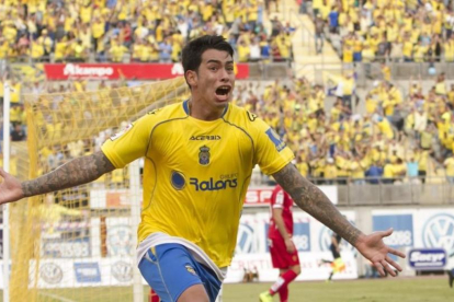 El delantero argentino Sergio Araujo celebra un gol-Angel Medina G / EFE