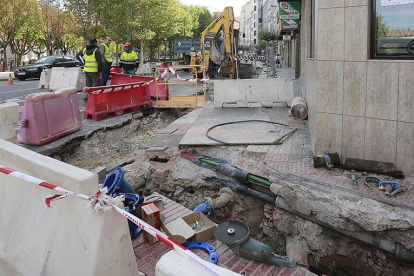 Imagen de unas obras en la red de abastecimiento de aguas.-RAÚL G. OCHOA