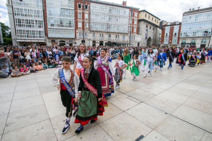 Interpretación del Himno a Burgos en las fiestas de San Pedro 2022. TOMÁS ALONSO