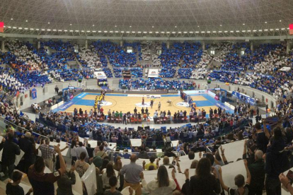 Vista general del Coliseum durante uno de los partidos disputados pro el San Pablo Burgos en la liga ACB.-ISRAEL L. MURILLO