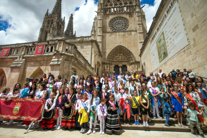 Representantes de las peñas de Burgos. TOMÁS ALONSO