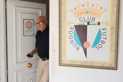 Gonzalo Antón sale de las oficinas del Burgos CF.-RAÚL G. OCHOA