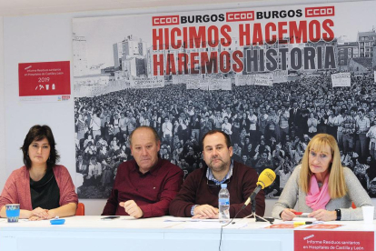 Eva Miguel, Ángel Citores, Carlos Díez y Evelin Nieto, ayer, durante la presentación del informe.-ISRAEL L. MURILLO