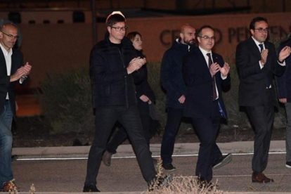 Los exconsellers Raül Romeva, Carles Mundó, Jordi Turull y Josep Rull salen de la prisión de Estremera-/ PIERRE-PHILIPPE MARCOU (AFP)