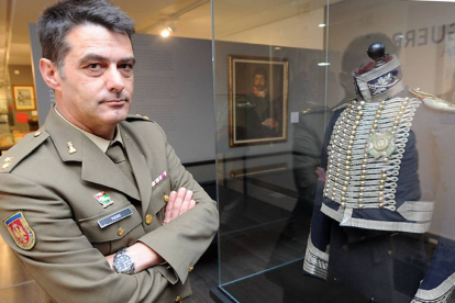 Santiago Puente, capitán director del Museo Militar.-Israel L. Murillo