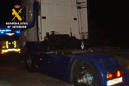 La Guardia Civil detecta una importante manipulación en el tacógrafo de un camión. ECB