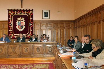 Pleno extraordinario para la aprobación de la modificación ordenanzas fiscales y presupuesto de 2015-Ical