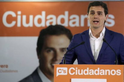 El líder de Ciudadanos, Albert Rivera, en un mítin durante la campaña electoral.-Foto: REUTERS / ANDREA COMAS