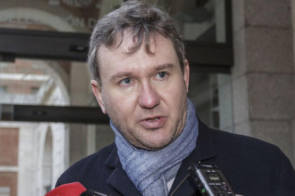 Lacalle, tras registrar en la Subdelegación del Gobierno la solicitud de entrevista para Fomento el pasado 30 de octubre.-SANTI OTERO