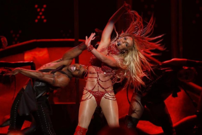 Britney Spears, durante su actuación en los premios Billboard, en las Vegas, el pasado 22 de mayo, donde recibió un premio a su carrera.-REUTERS / MARIO ANZUONI