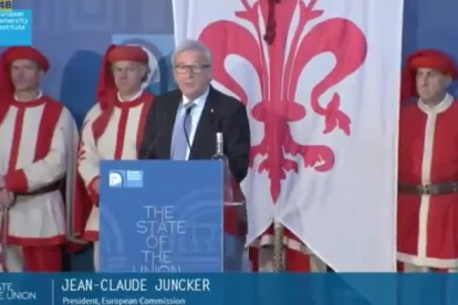 Juncker opta por el francés en vez de el francés.-TWITTER