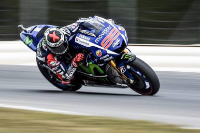 Jorge Lorenzo, durante la calificación del Gran Premio de la República Checa, en Brno.-EFE
