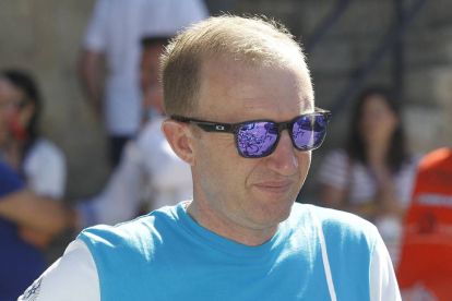 El director deportivo del Astana en Burgos, Alexander Shefer-Santi Otero