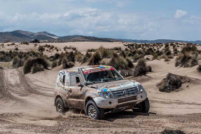 Cristina Gutiérrez en plena acción en la octava etapa del Dakar 2018-DKR Raid Service