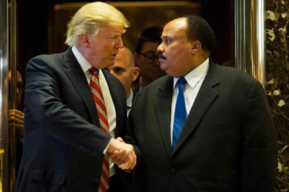 Trump, con Martin Luther King III.-AFP / DOMINICK REUTER