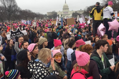 Una multitud de manifestantes a su llegada al National Mall, en Washington, durante la Marcha de Mujeres, el 21 de enero.-AFP / ANDREW CABALLERO-REYNOLDS