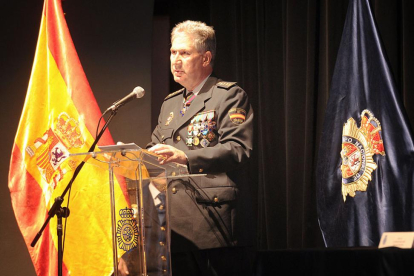 El comisario jefe, José María Calle, durante su intervención en el acto.-ISRAEL L. MURILLO