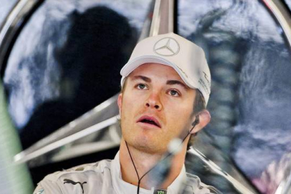 Nico Rosberg, en el box de Mercedes en el circuito de Austin.-EFE
