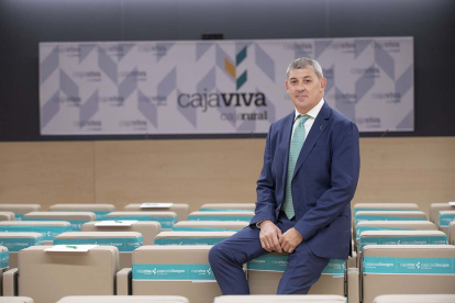 El nuevo presidente de Cajaviva Caja Rural, Jesús María Hontoria, en las instalaciones de la cooperativa de crédito en Burgos. ECB
