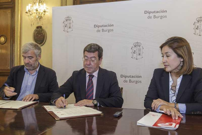 Jorge Simón, César Rico y María Gutiérrez ayer en la Diputación.-SANTI OTERO