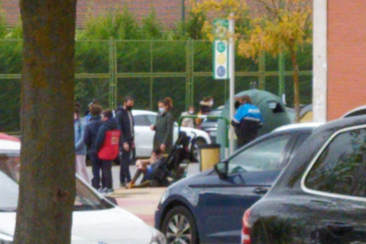 La mujer y el niño fueron trasladados en ambulancia al HUBU. ECB