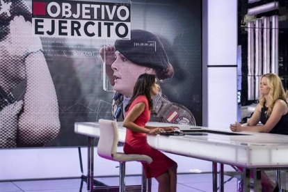 Ana Pastor, con Zaida Cantera, en 'El objetivo'.-Foto: ATRESMEDIA