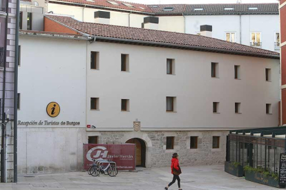 El Arzobispado ha transformado la Escolanía de Puericantores como pisos turísticos.-RAÚL G. OCHOA